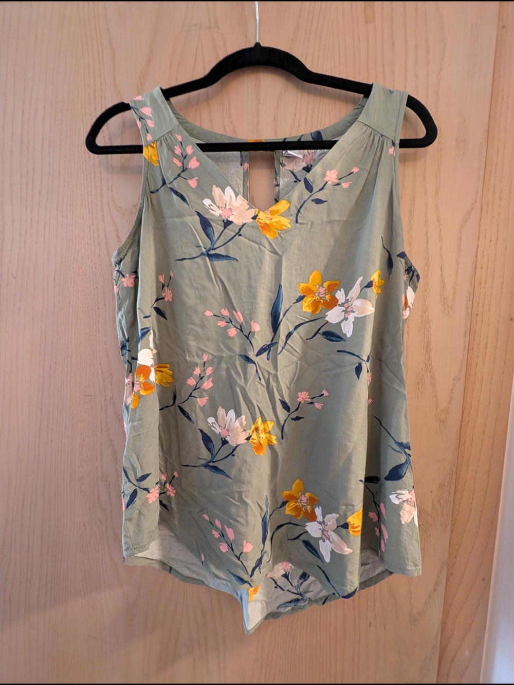 Old Navy Sage Green Floral V-Neck Tank Top